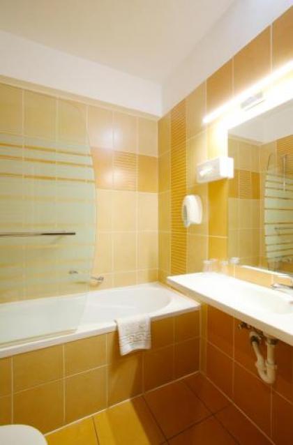 Medos Hotel - image 13