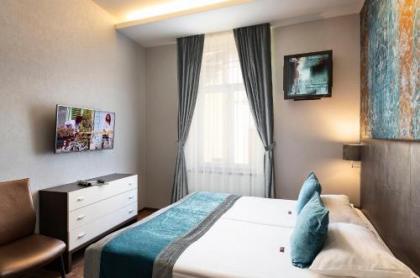 Opera Garden Hotel & Apartments - image 15
