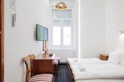 Maverick Hostel & Ensuites - image 3