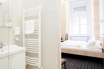 Maverick Hostel & Ensuites - image 9