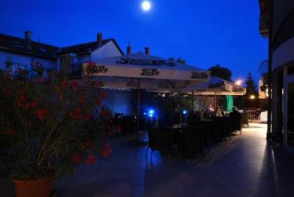 Hotel Amadeus - image 8