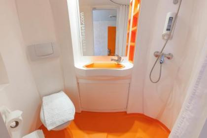 easyHotel Budapest Oktogon - image 20