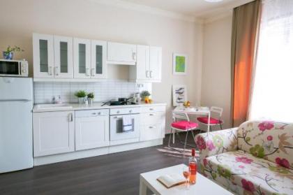 Friends Hostel & Apartments - image 11