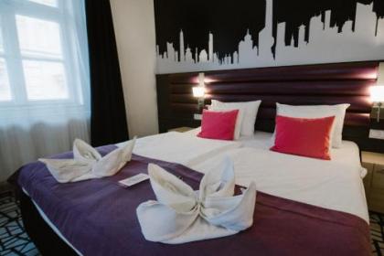 Cosmo City Hotel - image 1