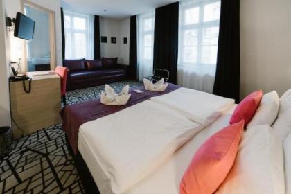 Cosmo City Hotel - image 13