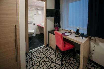 Cosmo City Hotel - image 15