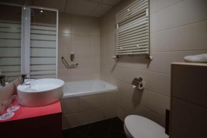 Cosmo City Hotel - image 16