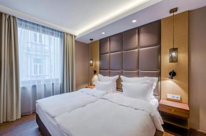 Continental Hotel Budapest - image 16