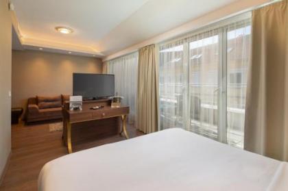 Continental Hotel Budapest - image 6