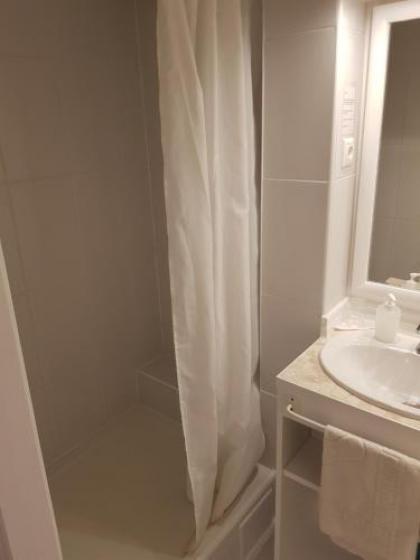 Connection Guesthouse - image 17