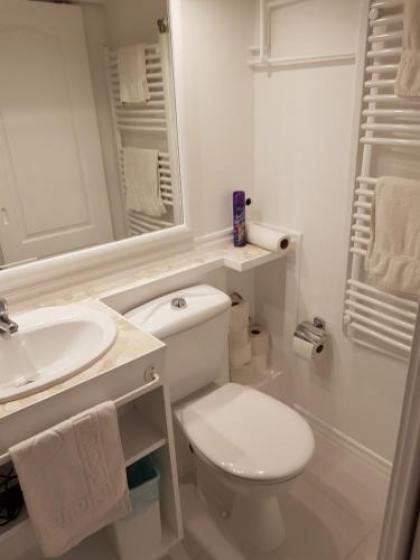 Connection Guesthouse - image 18