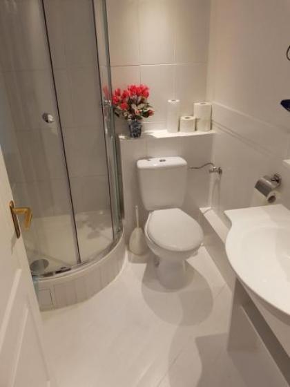 Connection Guesthouse - image 8