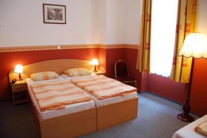 Hotel Queen Mary - image 15