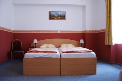 Hotel Queen Mary - image 20