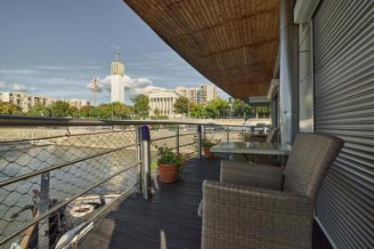 Vogue Boat Apartments - image 11