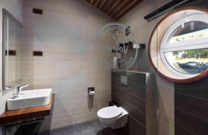 Vogue Boat Apartments - image 12