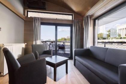 Vogue Boat Apartments - image 17