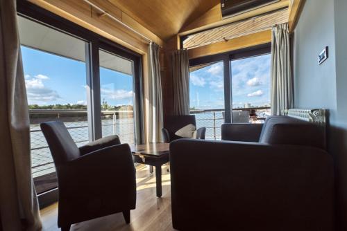 Vogue Boat Apartments - image 5