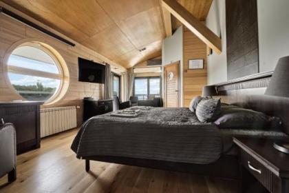 Vogue Boat Apartments - image 8