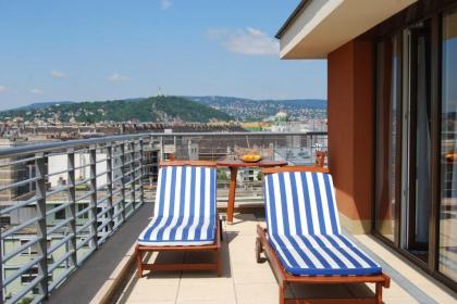 Escala Hotel & Suites - image 2