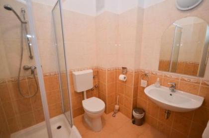 Broadway City Guesthouse - image 9