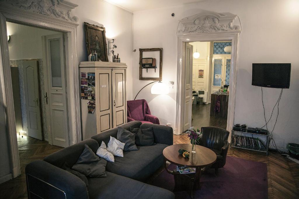 Baroque Hostel & Coworking - main image