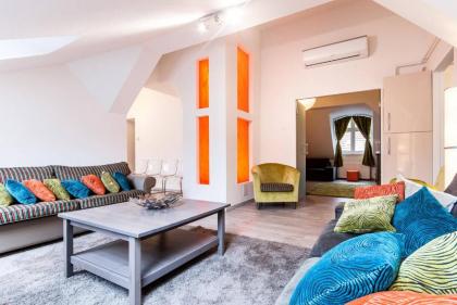 Central Stylish Apartments - image 13