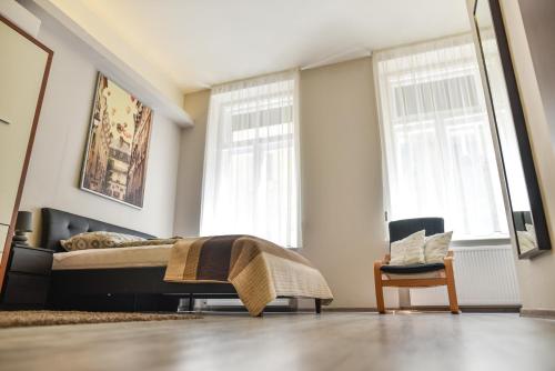 Corvin Point Rooms and Apartments - image 5