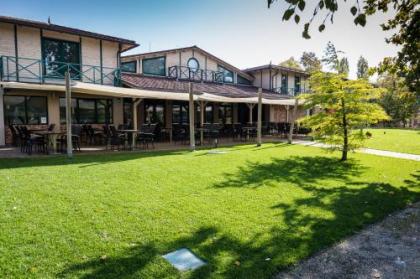 Duna Garden Hotel - image 13