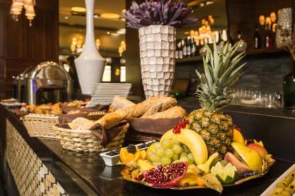 Duna Garden Hotel - image 17