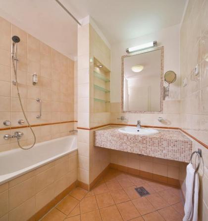 Mamaison Residence Izabella Budapest - image 18