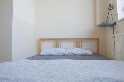 Artist Guest House - image 15
