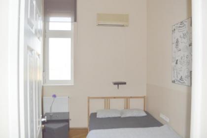 Artist Guest House - image 19