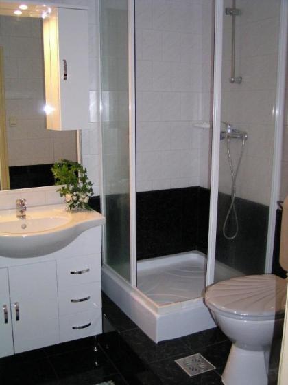 Eitans Guesthouse - image 3