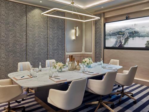 Four Seasons Hotel Gresham Palace Budapest - image 2