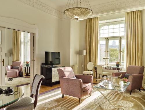 Four Seasons Hotel Gresham Palace Budapest - image 6