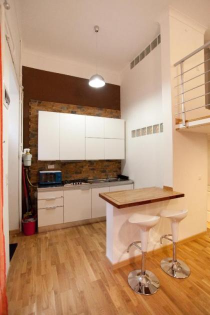 10 House - image 13