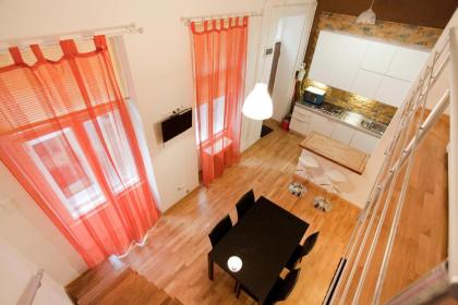 10 House - image 18