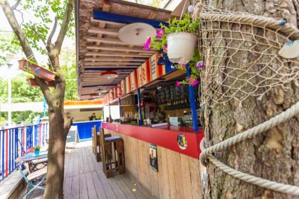 Island Hostel Budapest - image 3