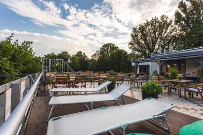 Island Hostel Budapest - image 8