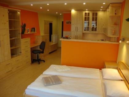 Museum View Apartment - image 4