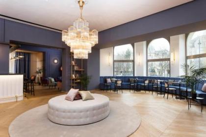 Alice Hotel - image 2