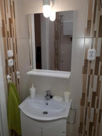 Melinda Apartment - image 6