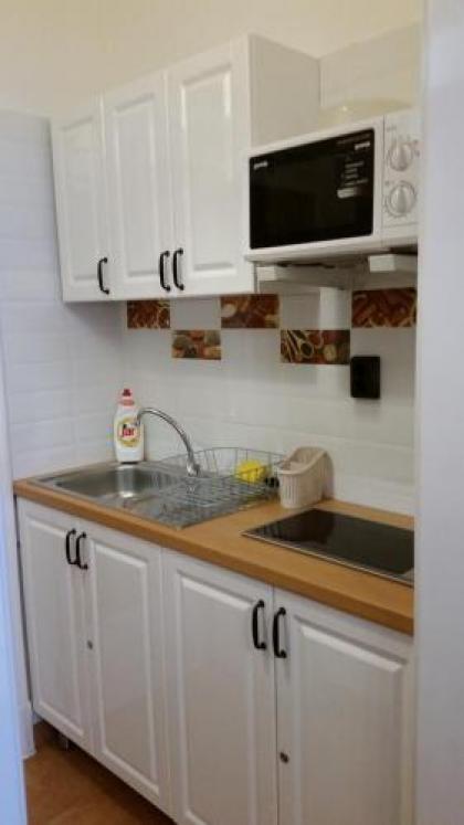 Melinda Apartment - image 9