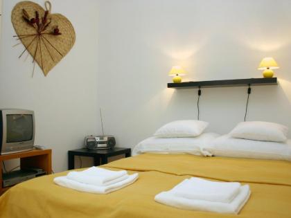 Arriva Apartment with indoor parking - image 13
