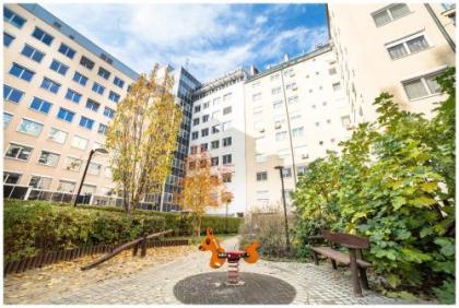 Arpad Bridge Apartments - image 16