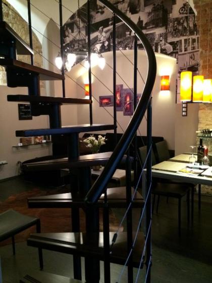 Serene City Centre Apartment Budapest - image 14
