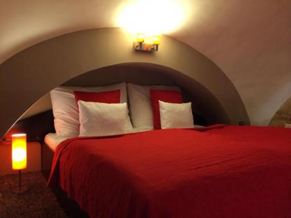 Serene City Centre Apartment Budapest - image 5
