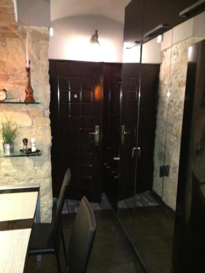 Serene City Centre Apartment Budapest - image 7