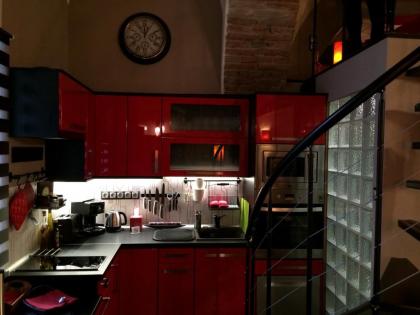 Serene City Centre Apartment Budapest - image 8